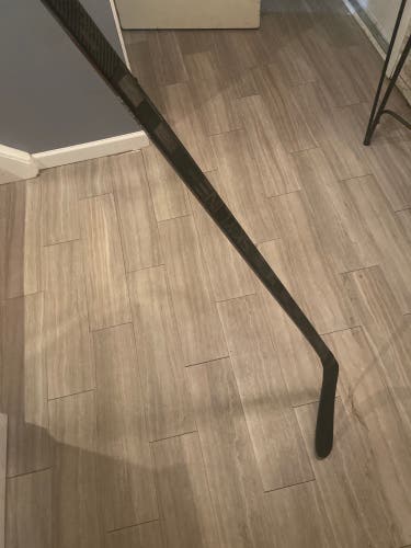 Senior Skyline Pro Right Handed Hockey Stick P92 65 Flex (Used)