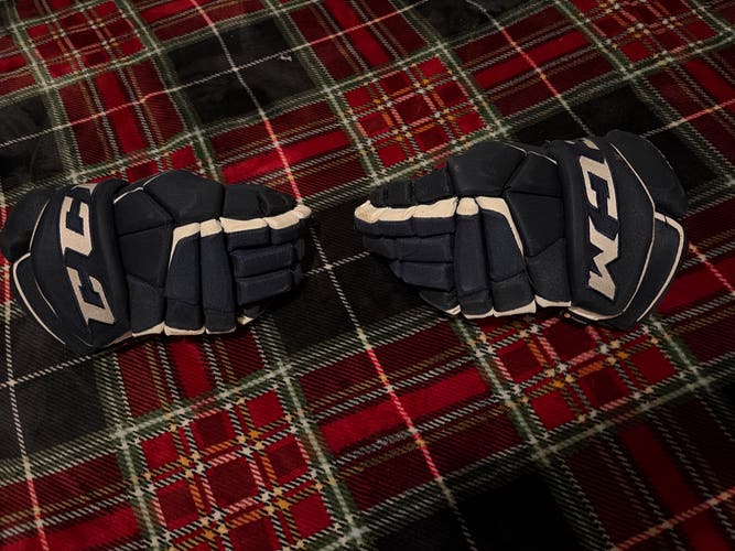 CCM Tacks 9080 Gloves 13" (Used)
