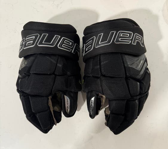 All Black Bauer Supreme Ultrasonic Gloves 13" (Used)