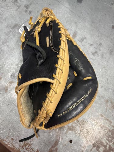 Used Rawlings GG E BB/SB Catchers RH Throw Black 32 1/2" 11337-S000499558