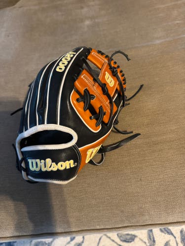 Wilson A2000 RH Infield Baseball Glove 11.75" (Used)