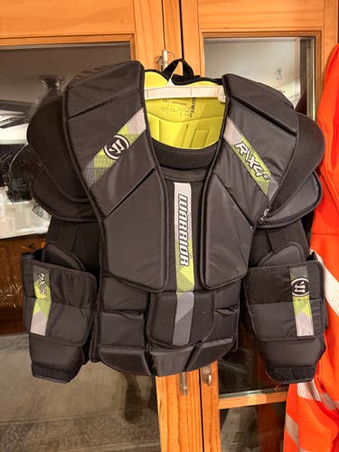 Senior Large 2024 Warrior Ritual X4 E Goalie Chest Protector Like New!(Used)
