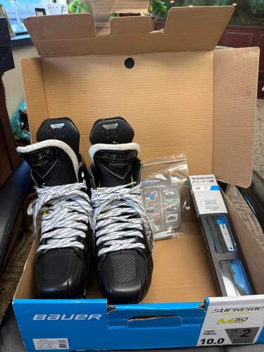 Black/Gray 2024 Bauer Supreme M50 Pro Hockey Skates  size 10  fit 2 Used ONCE