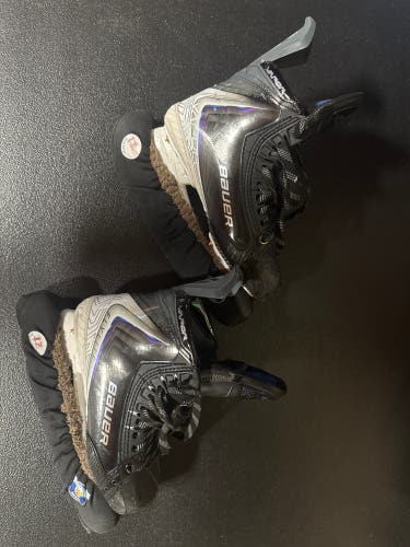 Bauer (Used) Intermediate Hockey Skates