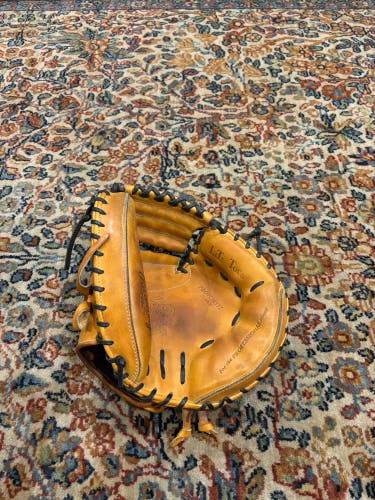 Rawlings Heart of the Hide RH Catcher's Baseball Glove 33" (Used)