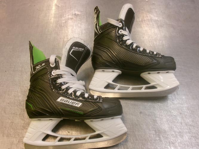 Used Bauer XLS Junior Hockey Skate Junior 02 11339-S000208095