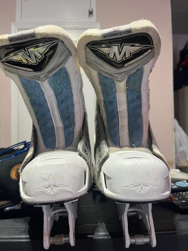 White/Blue Mission Inhaler AC1 Hockey Skates 10 (Used)
