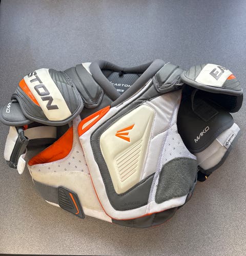 Large Junior Easton Mako Shoulder Pads (New)