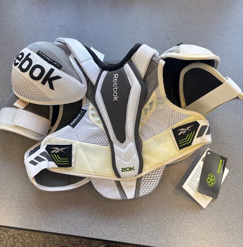 Large Junior Reebok 20K Shoulder Pads (New)