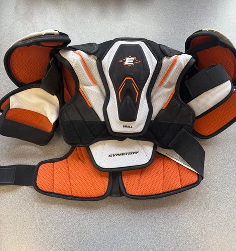 Small Senior Easton Synergy Shoulder Pads (New)