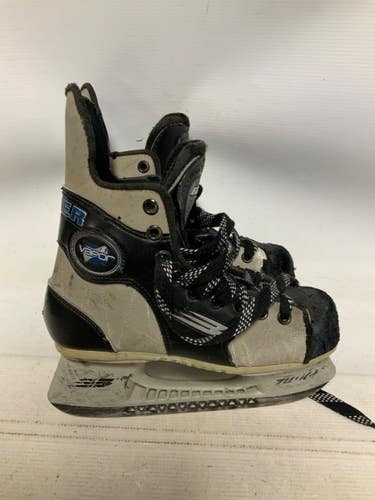 Used Bauer VAPOR 8 Intermediate Hockey Skate Intermediate 5.0 11823-S000042606
