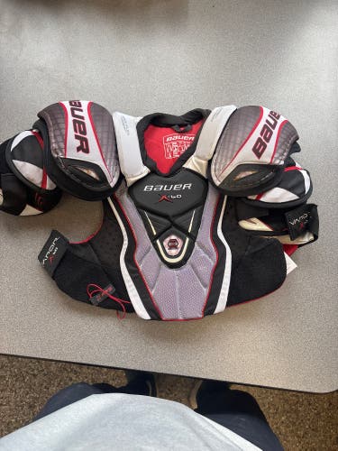 Large Junior Bauer Vapor X60 Shoulder Pads (New)