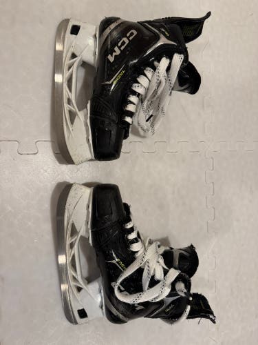 2024 CCM Tacks XF 80 Hockey Skates Regular Width Size 4 (Used)