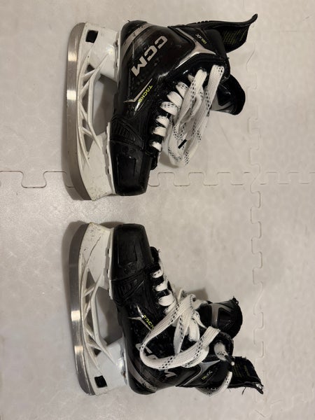 2024 CCM Tacks XF 80 Hockey Skates Regular Width Size 4 (Used)