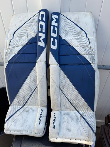 32" CCM Extreme Flex E6.9 Goalie Leg Pads (Used)