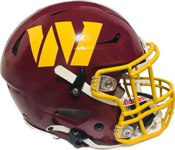 Authentic Riddell SpeedFlex helmet featuring a Washington Redskins/Commanders W Size Large