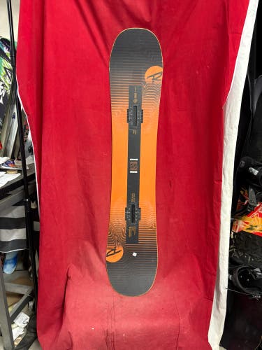 Snowboard:  Rossignol EXP3 snowboard 145cm, true twin
