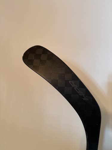 Senior STX Stallion HPR Right Handed Hockey Stick 85 Flex (Used) X92
