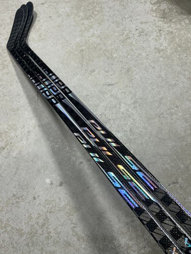 3 PACK 87 Flex Kucherov Curve Senior Bauer Pulse Right Hand Hockey Stick (New) Pro Stock