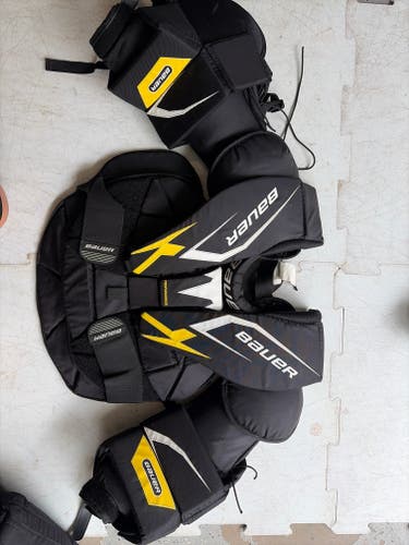 Medium Bauer Performance Goalie Chest Protector