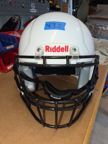 USED RIDDELL SPEED ICON YOUTH HELMET - LARGE - WHITE