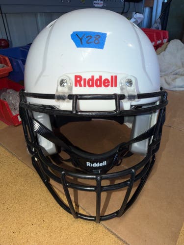 USED RIDDELL SPEED ICON YOUTH HELMET - LARGE - WHITE