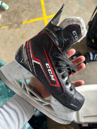 CCM JetSpeed FT340 Hockey Skates Regular Width (Used)