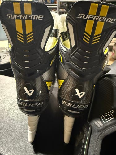 Bauer Supreme Elite Hockey Skates Regular Width 7.5 (Used)