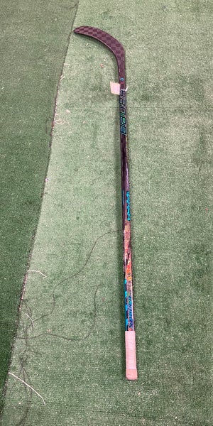 Junior Bauer Twitch Hockey Stick Right Handed P92 40 Flex (Used)
