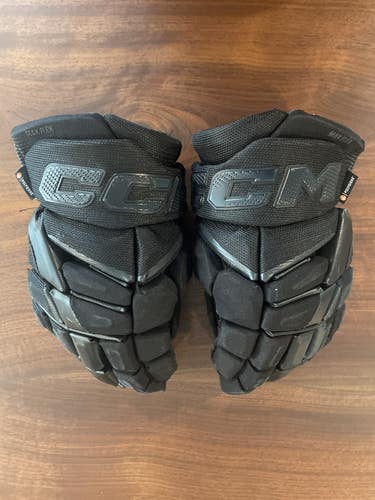 CCM JetSpeed FT8 Pro Gloves 12" (Used)