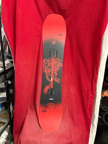 Snowboard: Rossignol Snowboard All Mountain Without Bindings Soft Flex True Twin 135 cm (Used)