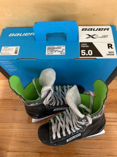 Bauer XLS Hockey Skates Regular Width Size 5 (Used)