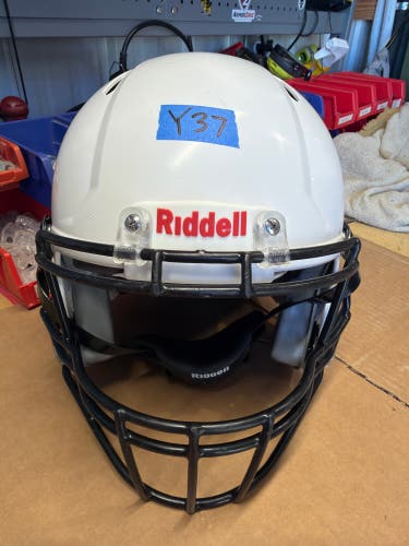 USED RIDDELL SPEED ICON YOUTH HELMET - LARGE - WHITE
