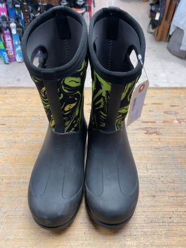 Bogs Neo-Classic Spooky Size 4 Youth Rain Boots