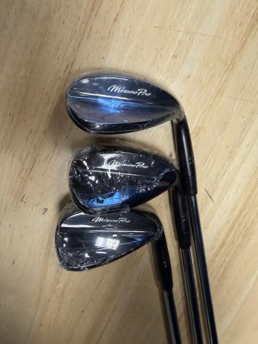 Mizuno T1 Wedge Set ( 50,54,58) BLACK SATIN