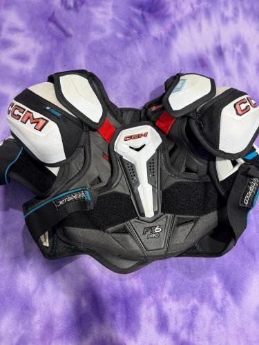 Medium Junior CCM JetSpeed FT6 Pro Shoulder Pads (Used)