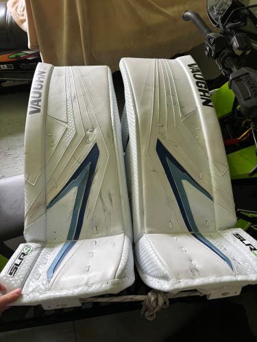 34" Vaughn SLR4 Goalie Leg Pads (New)