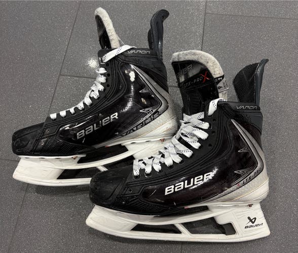 Black/White 2026 Bauer Vapor XLTX Pro+ Hockey Skates Regular Width 9 (Used)