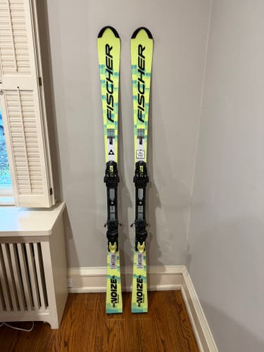 Fischer RC4 Worldcup Noize SL M-Plate 165cm Race Skis + RC4 Z14 Bindings 2026