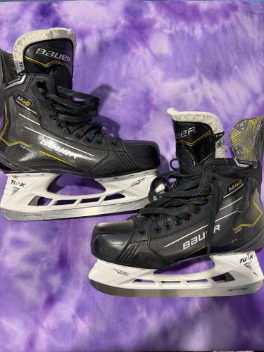 Senior Bauer Supreme M40 Hockey Skates Regular Width 10.5 (Used)