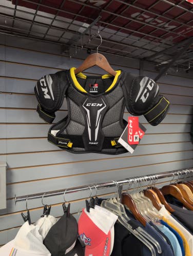 Junior CCM Tacks 9550 Shoulder Pads Junir Medium(New)