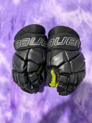 Black Junior Bauer Vapor 3X Gloves 11" (Used)