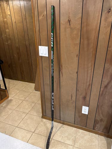 Senior CCM JetSpeed FT5 Pro Right Handed Hockey Stick P29 85 Flex (Used)