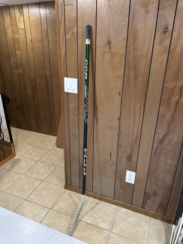 Senior CCM JetSpeed FT5 Pro Right Handed Hockey Stick P29 75 Flex (Used)