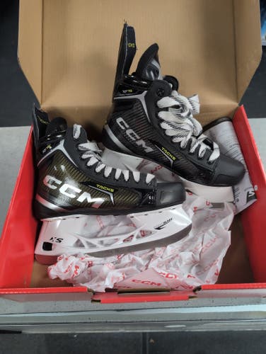 CCM Tacks XF70 Hockey Skates Regular Width (New)