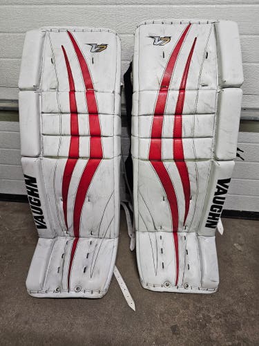 34" Vaughn Velocity V7 Pro XF Goalie Leg Pads (Used)
