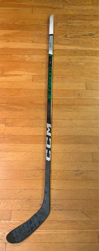PRO STOCK NCAA D1 Senior CCM JetSpeed FT6 Pro Right Handed Hockey Stick P28 80 Flex Pro Stock (Used)