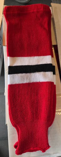 11 Pairs Red, black, white Athletic Knit Hockey Socks youth small 20""