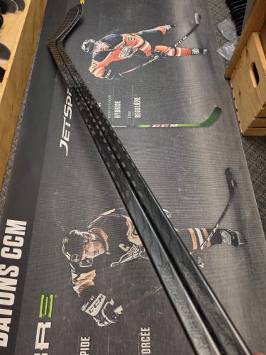 2 PACK | P28 | 77 Flex NEW! Senior Bauer Supreme Team "Fuse" Right Handed Hockey Stick Pro Stock