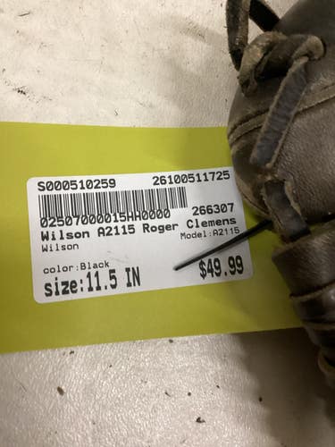 Used Wilson A2115 BB/SB Glove RH Throw Black 11 1/2" 11725-S000510259